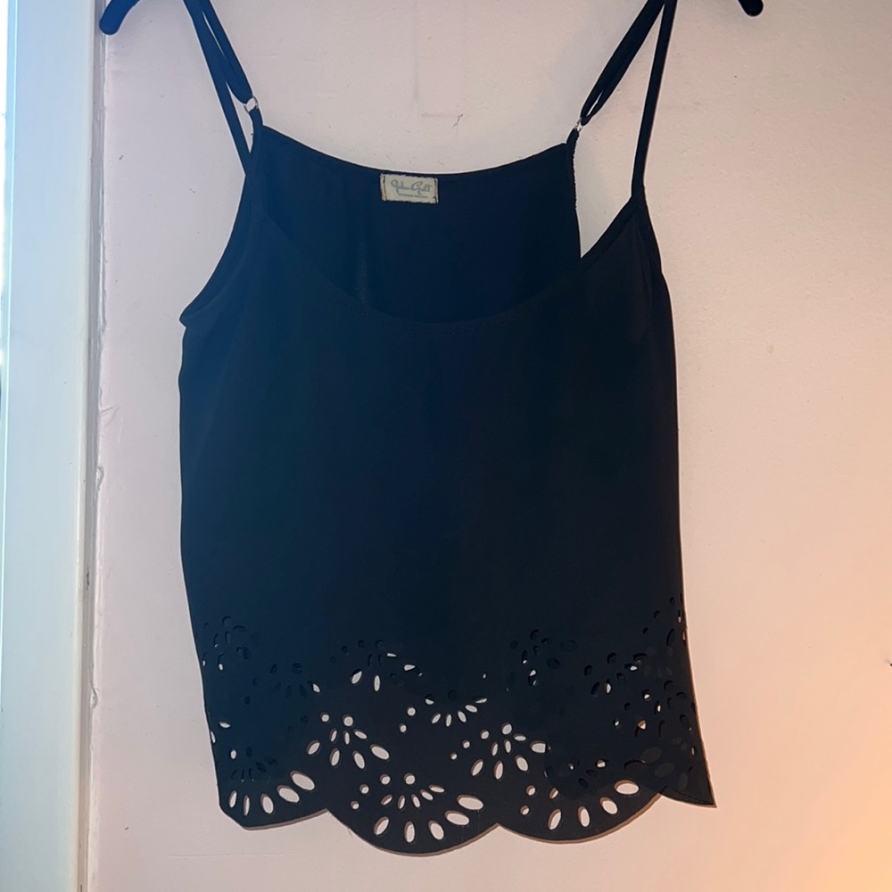 Scalloped spaghetti strap crop top with cut out